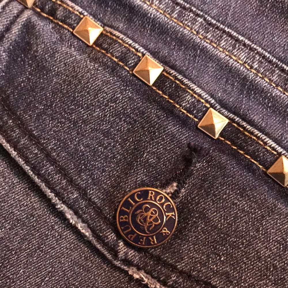 Ladies size 12 jeans by rock and republic. Wonderful condition! Super cute! - Picture 9 of 9